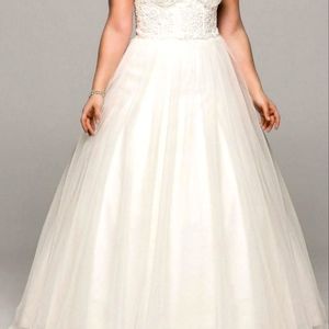 16W Ivory David's Bridal Lace and Tulle Wedding Dress